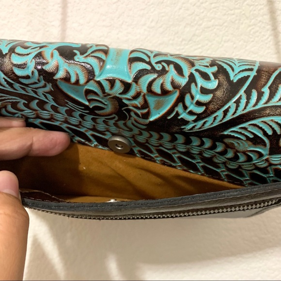 ⬇️ $140 | Patricia Nash Tooled Crossbody Bag. - Picture 6 of 7